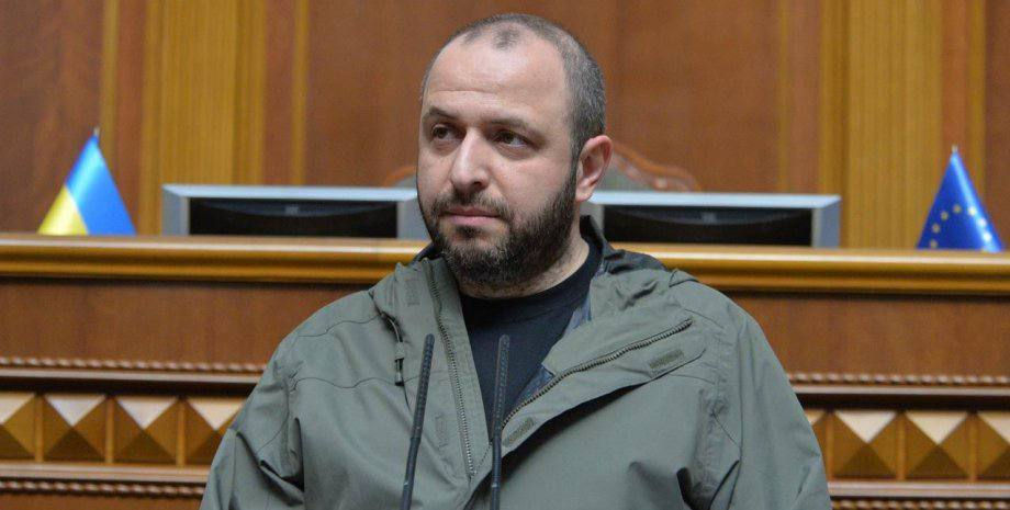 Зеленский объявил об увольнении главы Минобороны.
