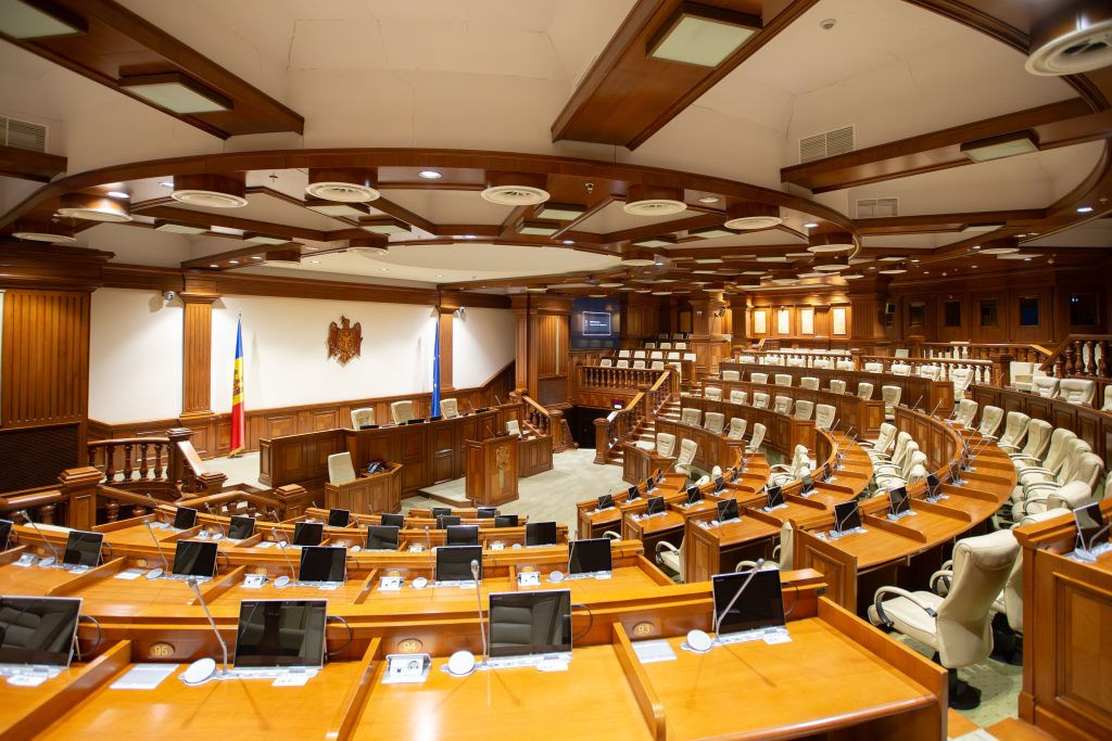 Parlamentul va examina pe 5 martie legea privind sustenabilitatea fermelor și siguranța judecătorilor.