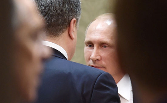 СМИ сообщили о разговоре Путина и Порошенко о передаче Донбасса.