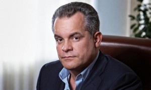 În presa au aparut informatii portivit carora ar deține în proprietate sa  mai multe posturi de televiziune, mai multe hoteluri și bănci.