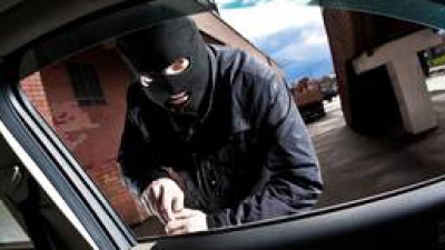 Fostul angajat al Serviciului Vamal mai spune că schema activa încă din perioada comunistă, dar în 2009 aceasta şi-a adâncit rădăcinile.