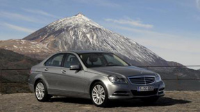 Consumul mediu anuntat este de 5,5 l/100 km, respectiv de 5,4 l/100 km pentru 7G-DCT.