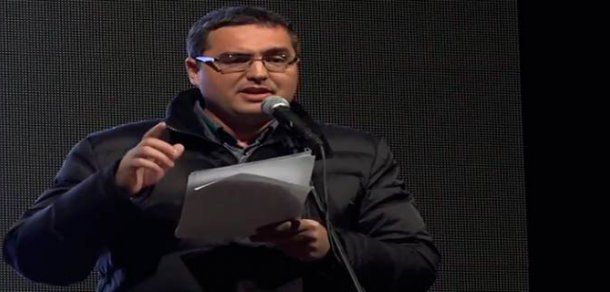 Renato Usatîi, a publicat aseară un set de acte care ar viza firme ce ar fi implicate în furtul miliardelor din sistemul bancar.  Foto: ru1.md