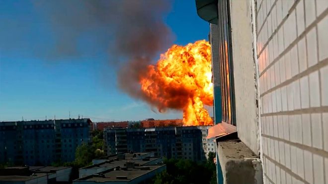 Число пострадавших при пожаре на АЗС в Новосибирске выросло до 35 человек.