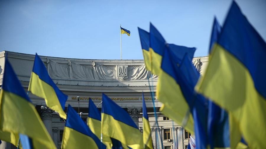 Украина выразила протест Болгарии из-за вмешательства в дела страны.