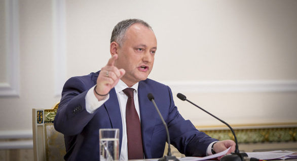 Dodon va promulga legile revotate de Parlament, dar se va adresa la CC. Foto: independent.md