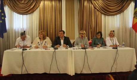 În cadrul Platformei DA a fost constituită oficial Organizaţia de Femei. Foto: facebook.com/AndreiNastase.DA