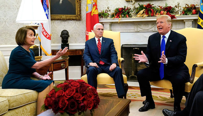 Трамп проиграл лидеру демократов в битве за общественное мнение.