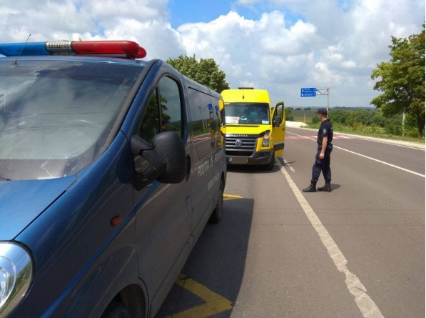 Пограничники из Регионального управления NORD задержали партию товаров широкого потребления предположительно ввезенных незаконно из Украины. Фото: border.gov.md.