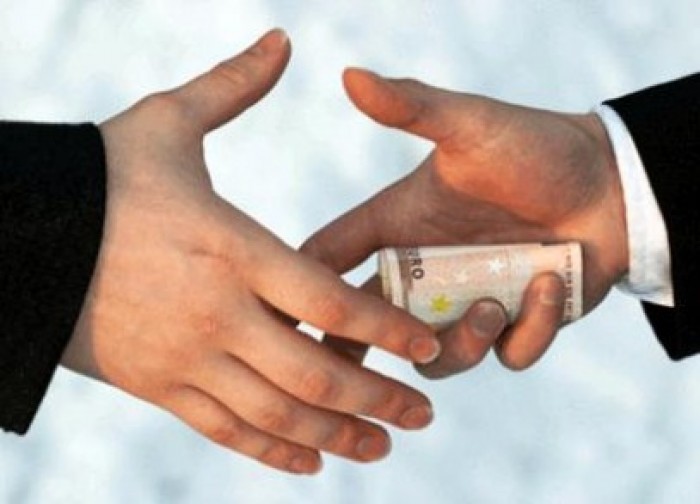În prezent, acesta se află în custodia Direcţiei generale teritoriale Nord a CNA pentru 72 de ore.