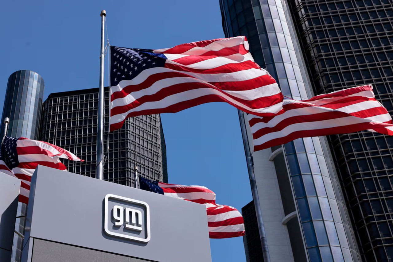 General Motors reduce personalul din fabricile de mașini electrice din SUA.