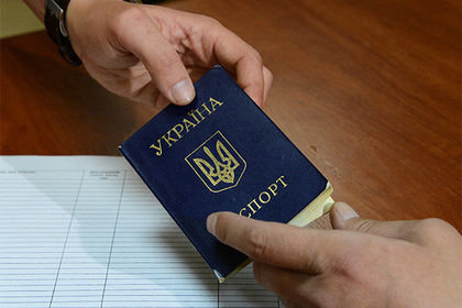 На Украине рассказали о тысячах выданных крымчанам загранпаспортов.