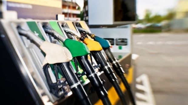 În ultimele două zile câteva unele companii petroliere au efectuat ieftiniri la motorină, afișând prețuri mai mici, în medie cu 50 de bani.