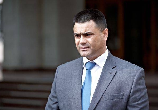 Demiterea lui Vitalie Marinuta din functia de ministru al apararii nu a fost o mare surpriza, daca e de analizat contextul politic in care aceasta s-a produs.