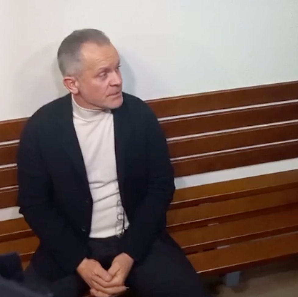 Vlad Plahotniuc, adus la ședința de judecată în dosarul „furtul miliardului”.