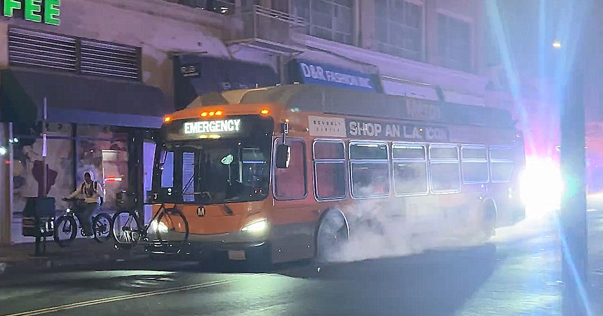 Un bărbat din Los Angeles a furat un autobuz: Poliția l-a urmărit mai mult de o oră.