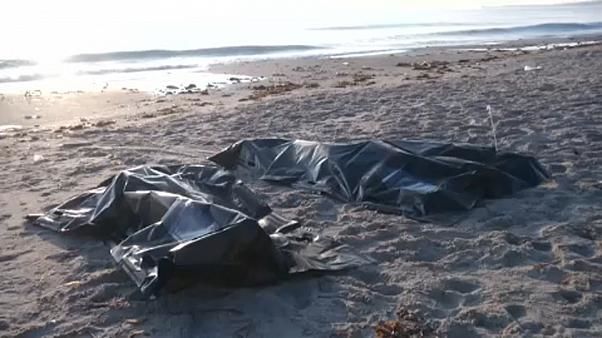 Ливийская береговая охрана и местные рыбаки спасли более 100 человек, остальные погибли.