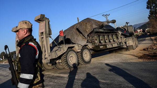 Чавушоглу рассказал, почему Турция отложила военную операцию в Сирии.