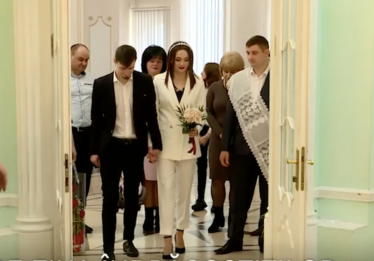 В День святого Валентина в Кишиневе женились и дарили цветы.