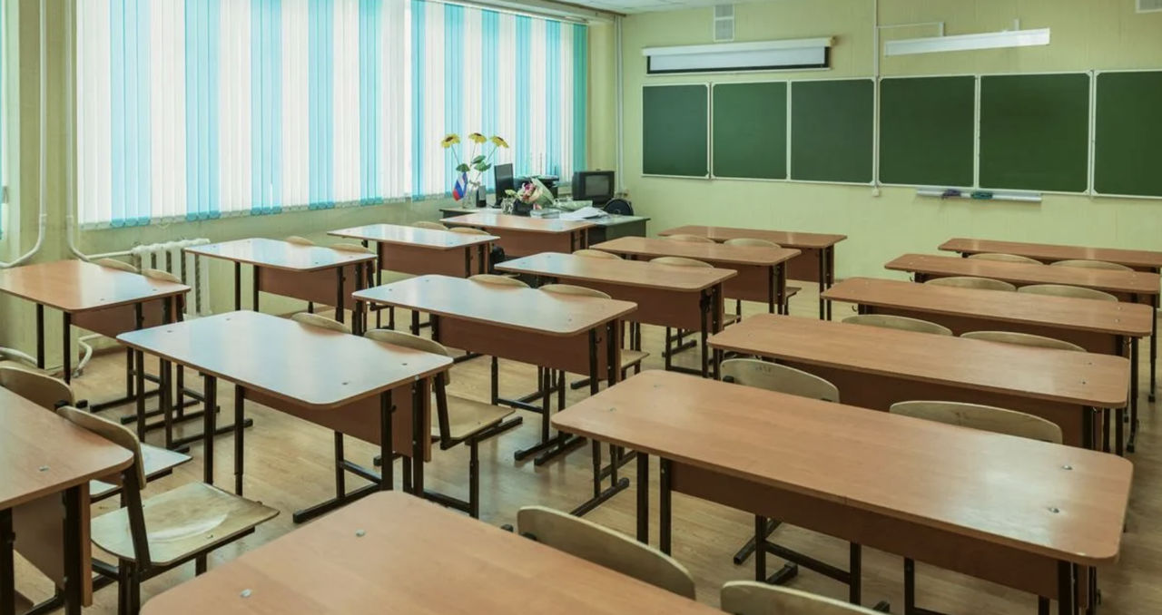 Profesorii vor lucra de la distanță în timpul vacanțelor școlare.