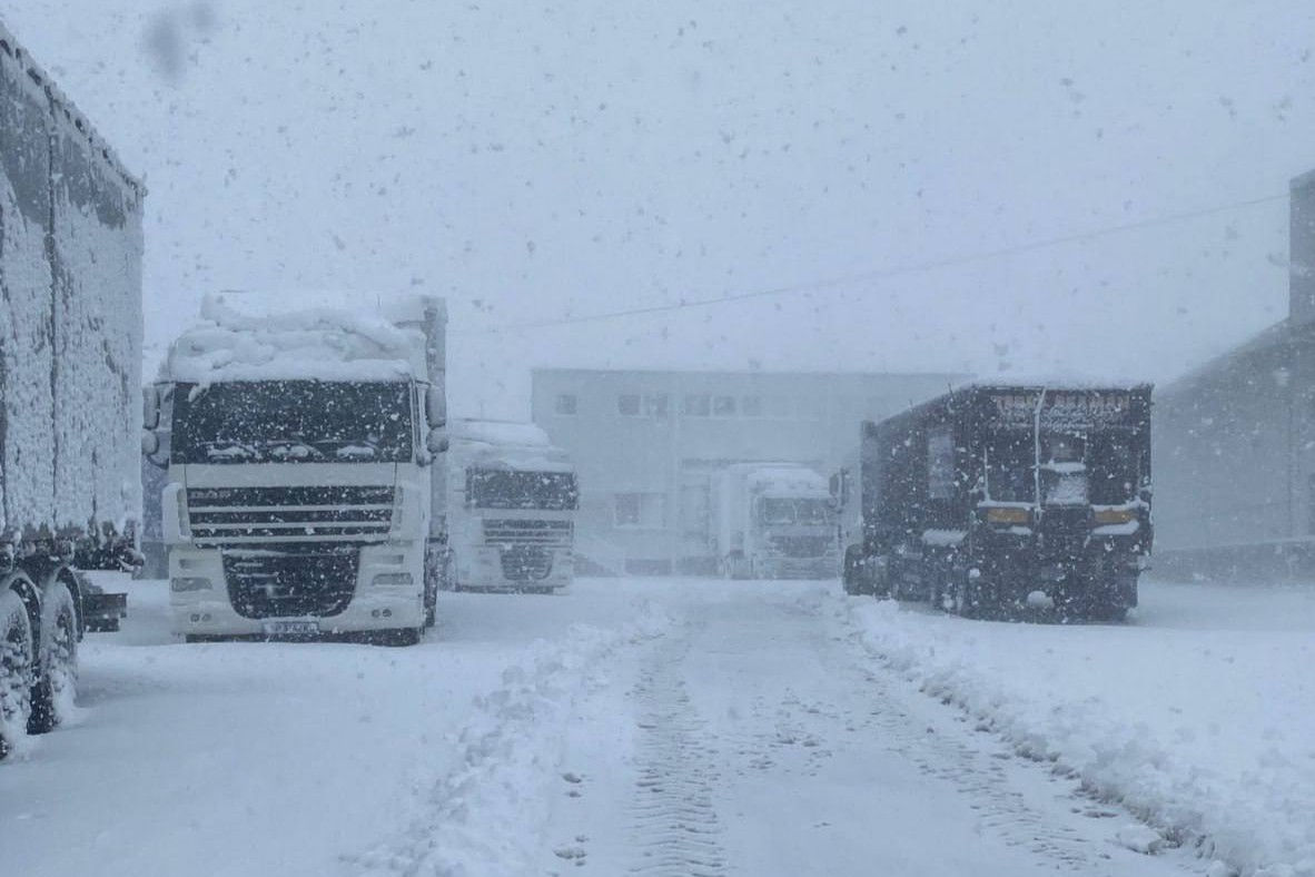 Circulația camioanelor, sistată temporar la toate punctele de frontieră din Moldova.