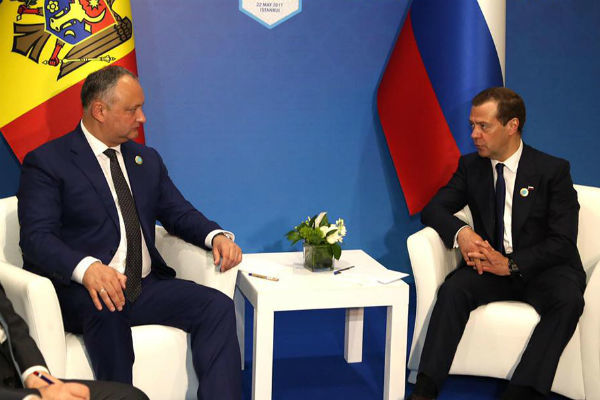 Igor Dodon a avut o întrevedere cu premierul rus Dmitri Medvedev, la Istanbul. 