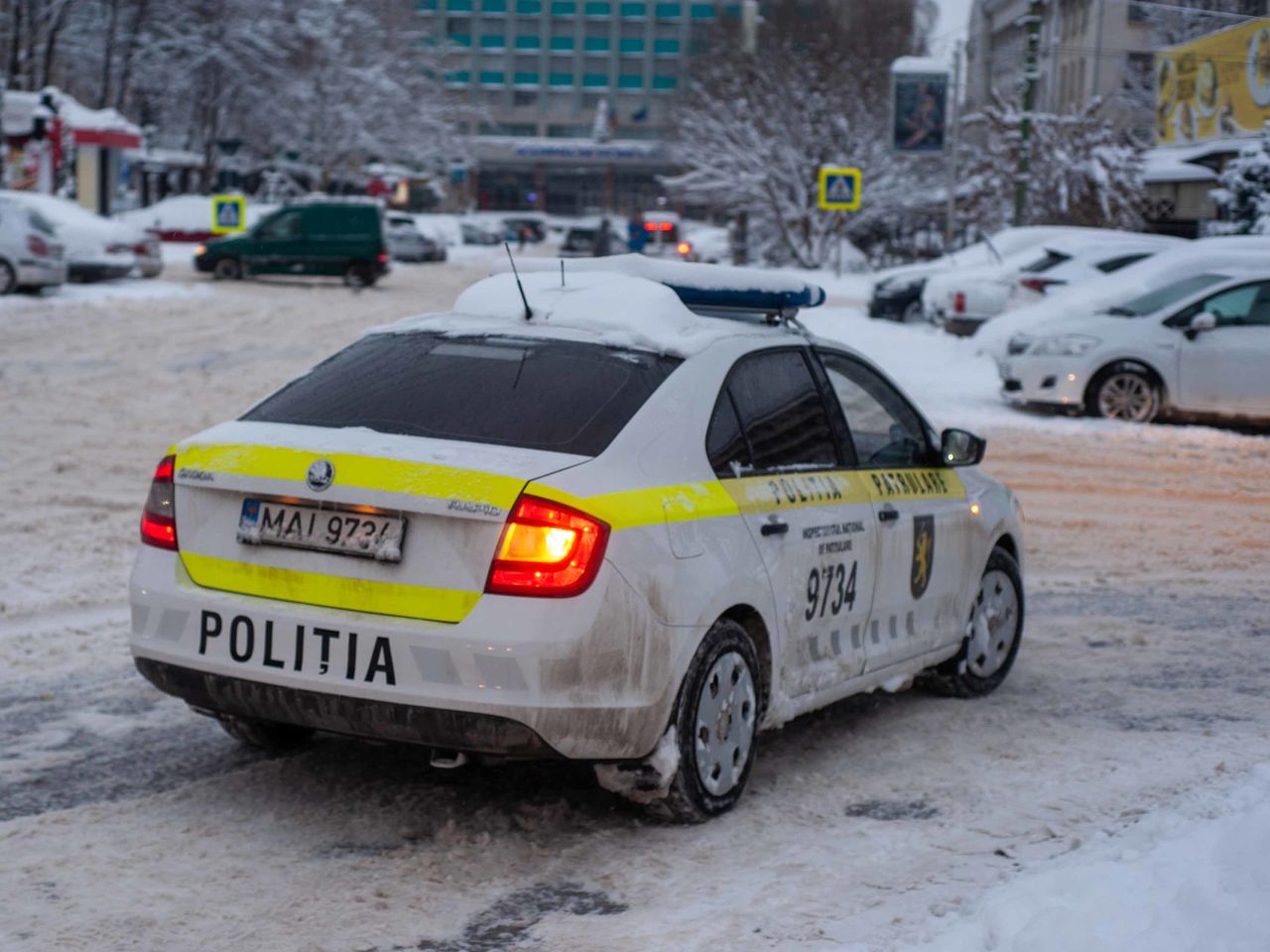 Служба InfoTrafic призывает водителей адаптировать скорость движения согласно предписаниям ПДД.