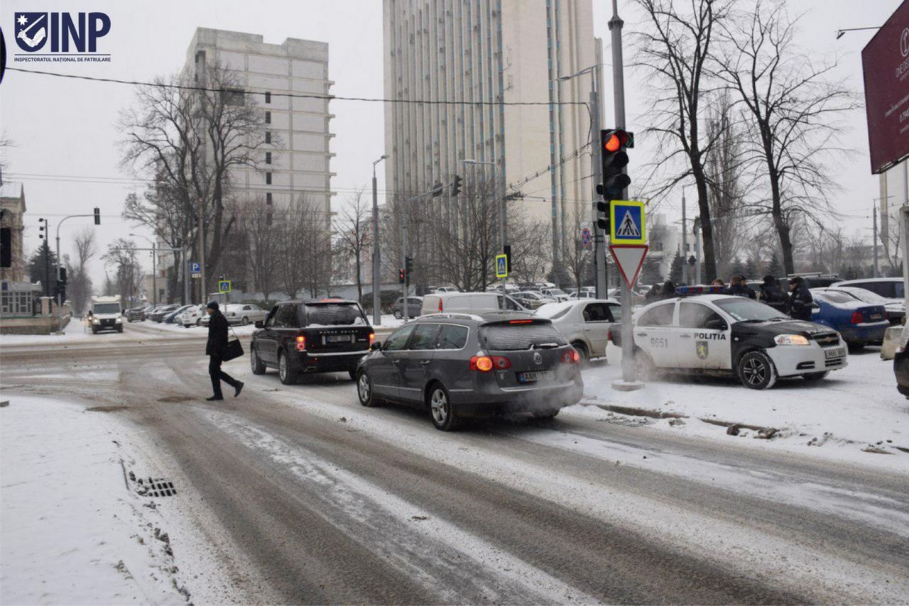 В связи с авариями в Центре изменят работу светофоров.