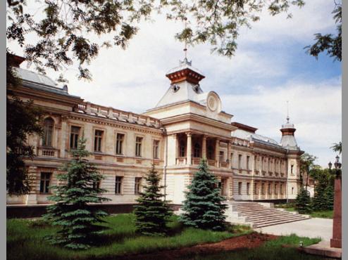 На территории музея будет разбита полевая кухня для всех желающих. 