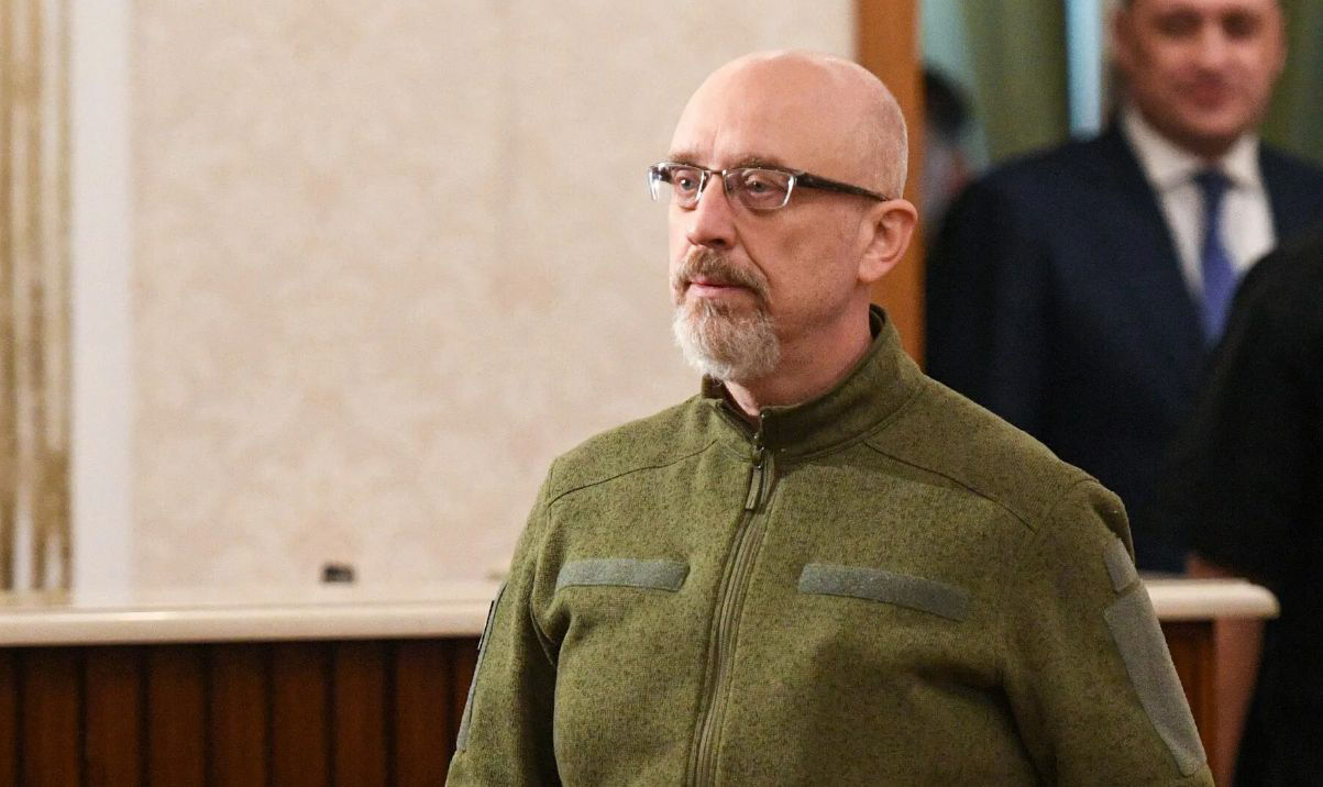 Резников о боях на востоке Украины: Ситуация сложная, но контролируемая.