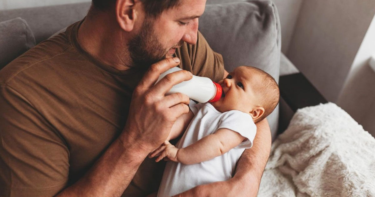 Franța a amânat introducerea concediului paternal.