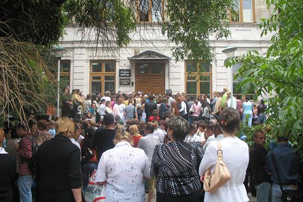 Rectorul Universităţii Agrare de Stat, Gheorghe Cimpoieş, a comunicat că admiterea se va face doar în baza mediei notelor acumulate la liceu şi la examenele de bacalaureat. 