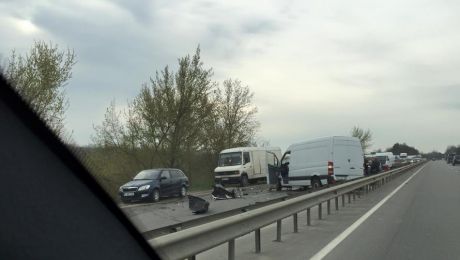 Un ambuteiaj de câţiva kilometri s-a format pe sectorul de drum Chişinău-Orhei. Foto:  timpul.md