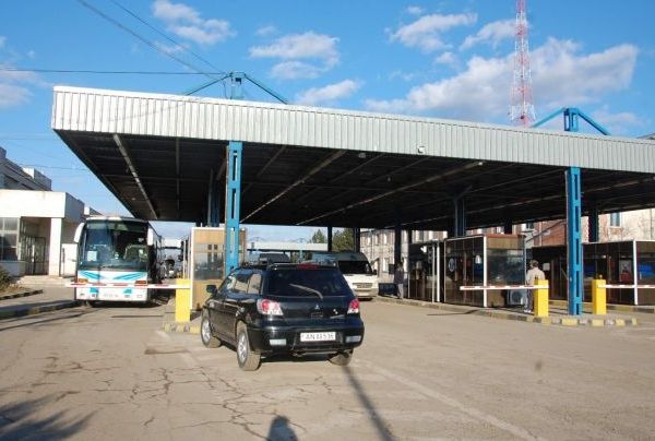 В результате пожара в бухарестском клубе «Colectiv» скончались 32 человека.