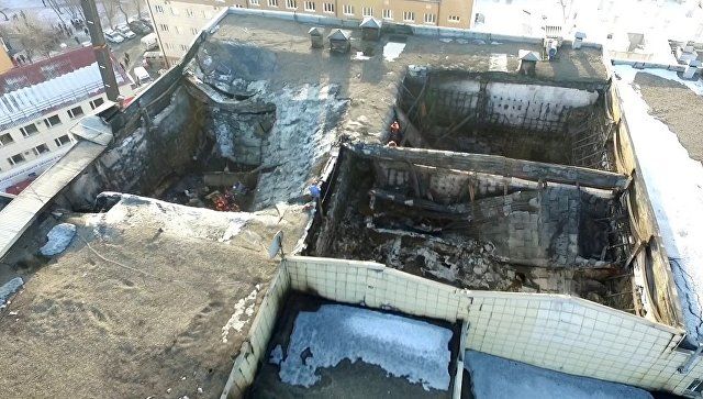 Посетители "Зимней вишни" жаловались на запах проводки за сутки до пожара.