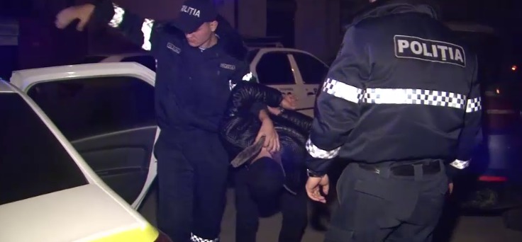 Полиция задержала подозреваемого в краже телефонов, однако он отрицает свою причастность к краже.
