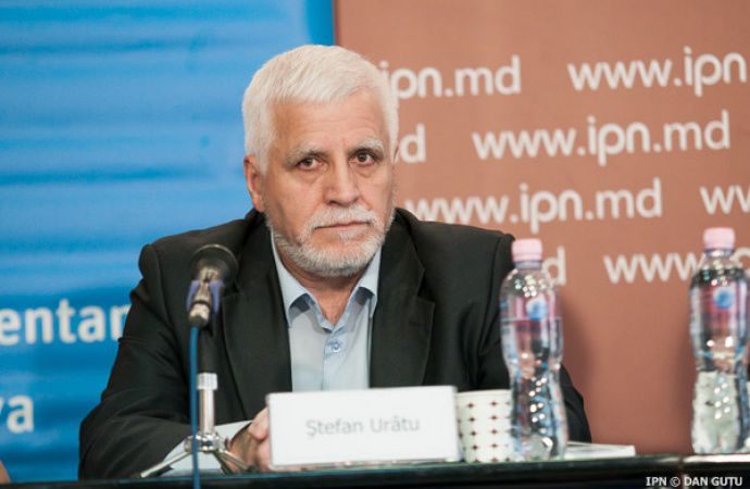 Экс-глава Центральной избирательной комиссии, активный участник протестов DA Штефан Урыту.