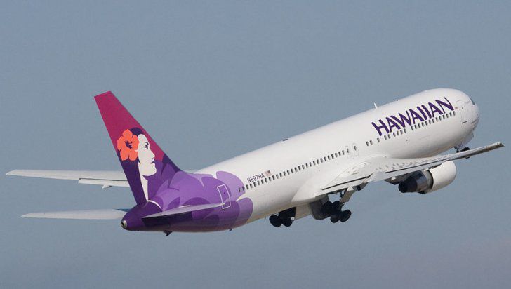Un avion a decolat din Auckland, Noua Zeelandă, în 2018 şi a aterizat în Hawaii în 2017. 