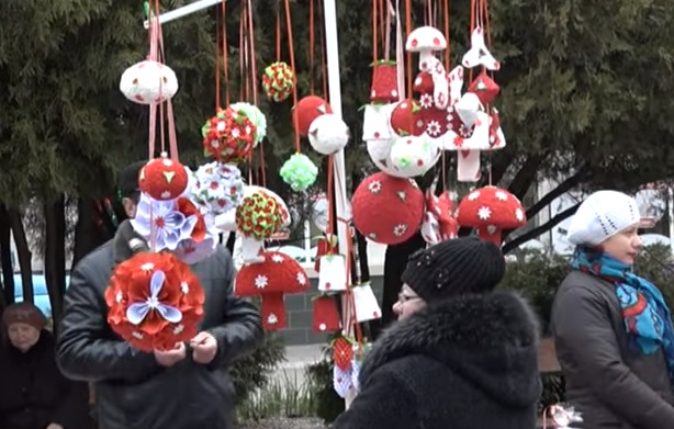 Мэрцишоры носят не только в Молдове, но и других странах.
