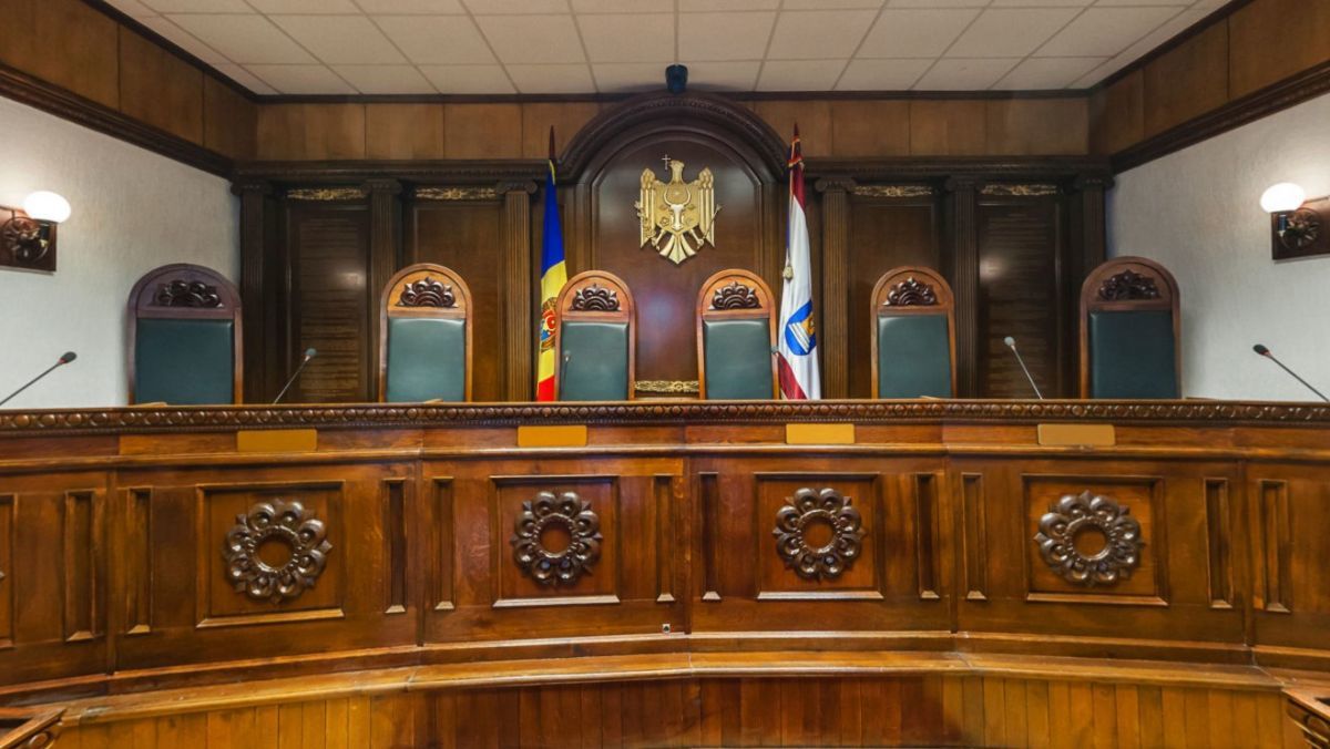 Конституционный суд пояснил свое решение по запросу Санду.