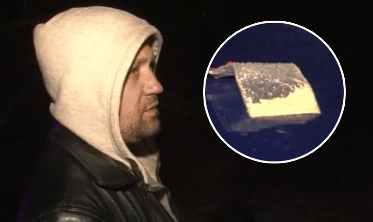 Сотрудники полиции обнаружили возле автомобиля один пакетик, в котором находилось вещество зеленого цвета.