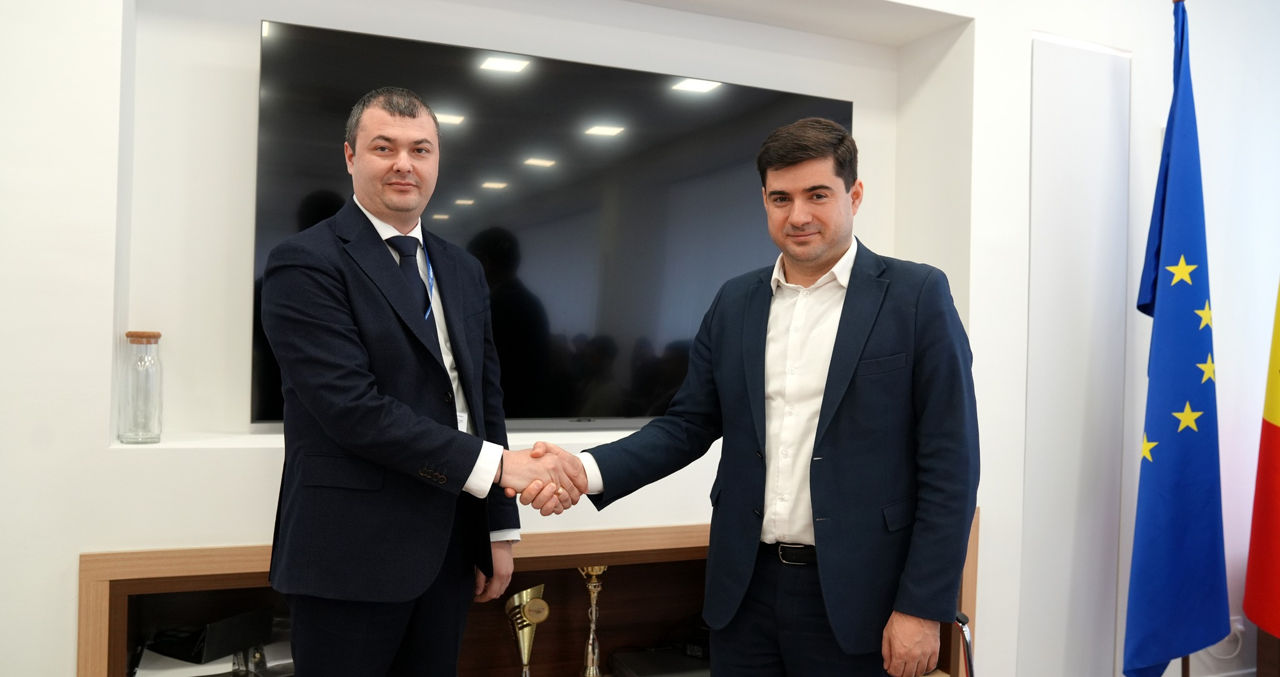 Сергей Споялэ представлен коллективу Международного аэропорта Кишинева.