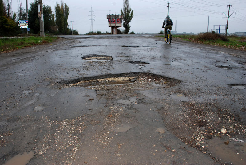 E posibil de plombat, dar nu avem materialele necesare dl primar. Nu ne-am așteptat că iarna va deteriora în așa mod carosabilul