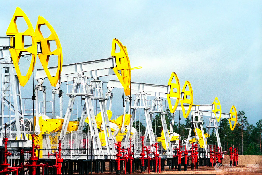 Норвегия будет сокращать добычу нефти с июня по декабрь.