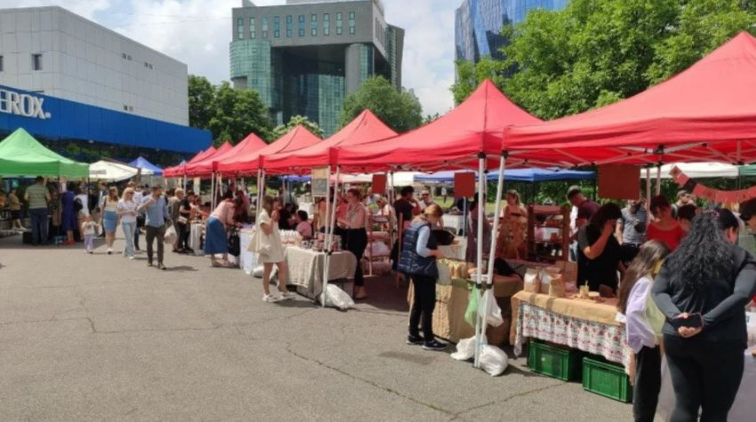 В Кишиневе проходят ярмарки с местными товарами и продуктами.