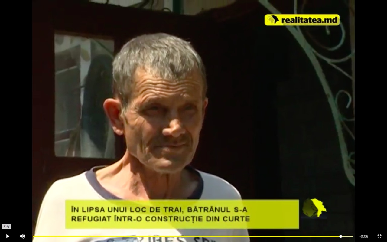 Conflictul dintre o soră și un frate din Văsieni l-a lăsat pe tatăl acestora pe drumuri. 