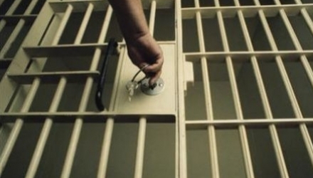 Bârcă a fost suspendat din funcţie, prin ordinul ministrului Justiţiei, Oleg Efrim. 