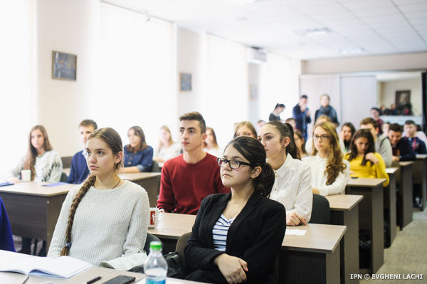 Studenți din șase universități vor învăța după programe noi. Foto: ipn.md