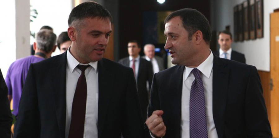 Vlad Filat, Secretarul General Adjunct al Guvernului, Eduard Bănăruc și şeful Serviciului Vamal, Tudor Balițchi , sunt implicați într-un dosar la CNA. 