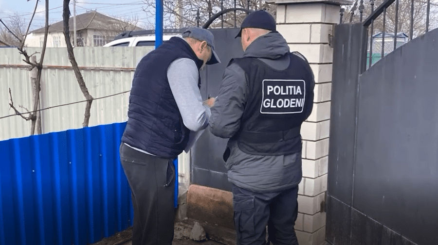 В Глодянском районе организовали незаконную продажу сигарет и алкоголя.